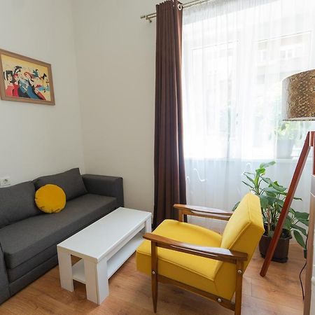 Sleep Hostel Ni Екстериор снимка