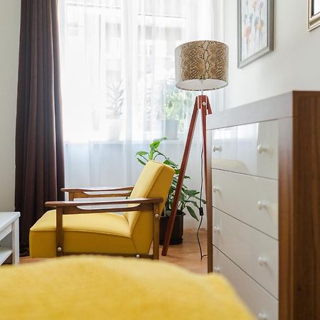 Sleep Hostel Ni Екстериор снимка