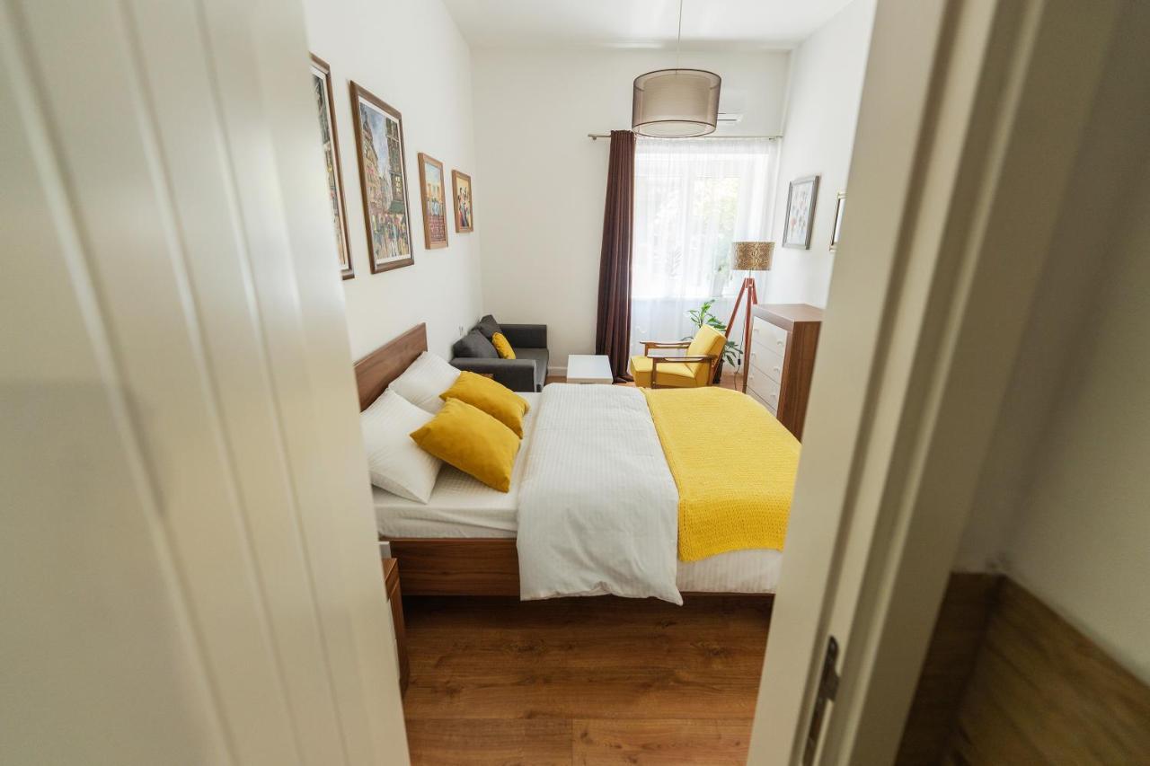 Sleep Hostel Ni Екстериор снимка